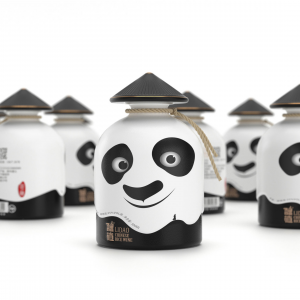 The design of this Chinese rice wine packaging draws on elements of its brand image, a panda